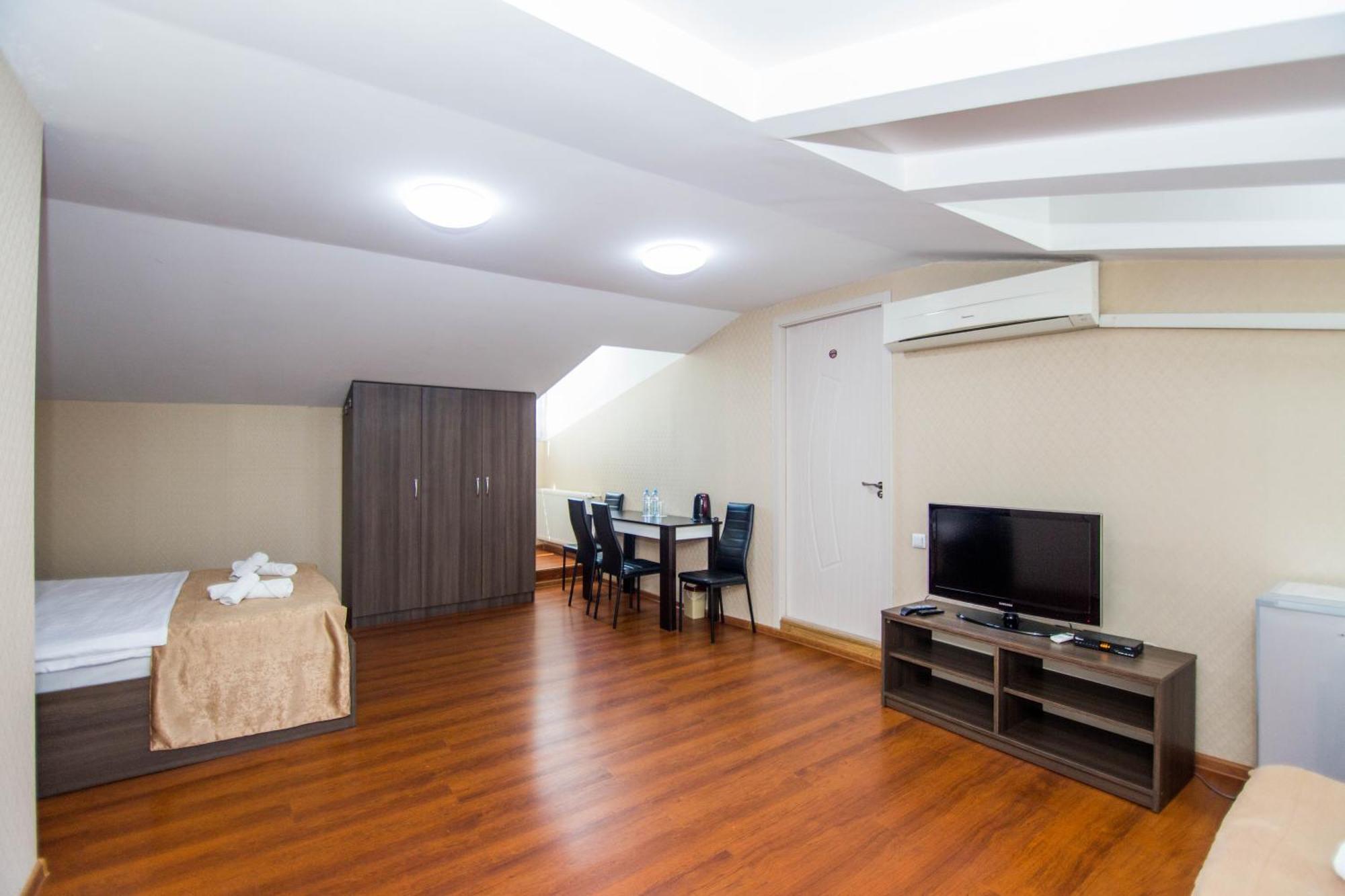 Hotel Care Inn Tbilisi Luaran gambar
