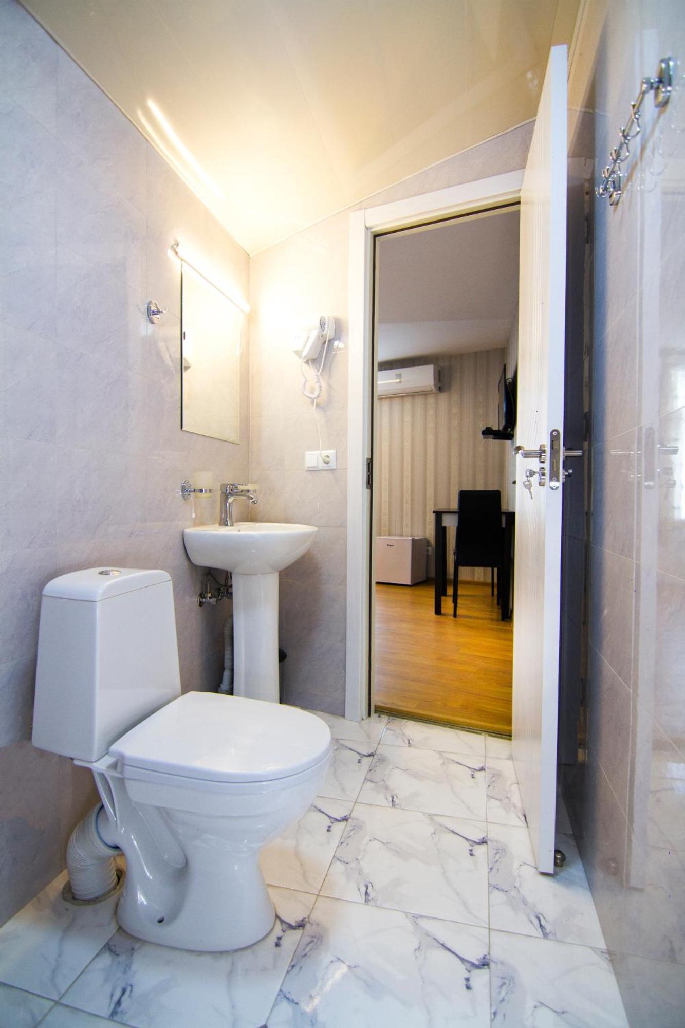 Hotel Care Inn Tbilisi Luaran gambar